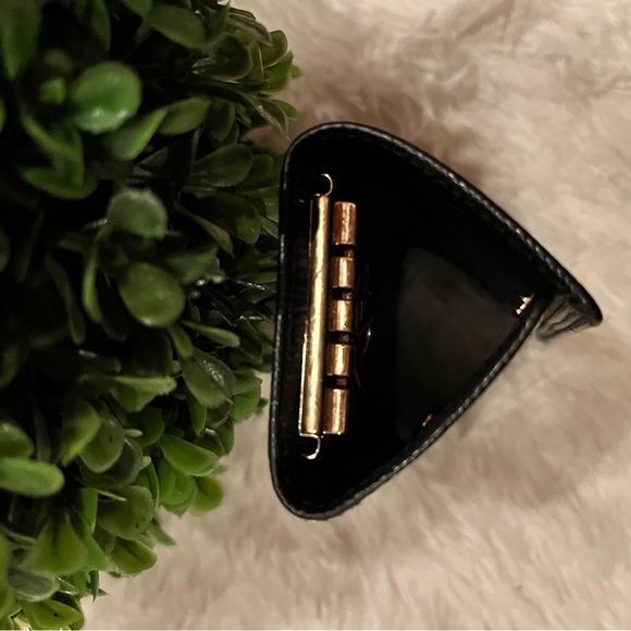 Louis Vuitton black epi leather key holder wallet - Picture 10 of 11